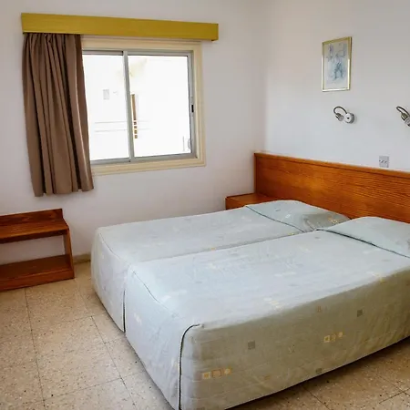 Sweet Memories Standard Apts Hotel 2*