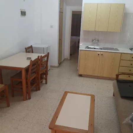 Ξενοδοχείο Sweet Memories Standard Apts 2*